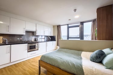 1 bed studio, Potterrow, Old Town, Edinburgh, EH89BT - Image 4